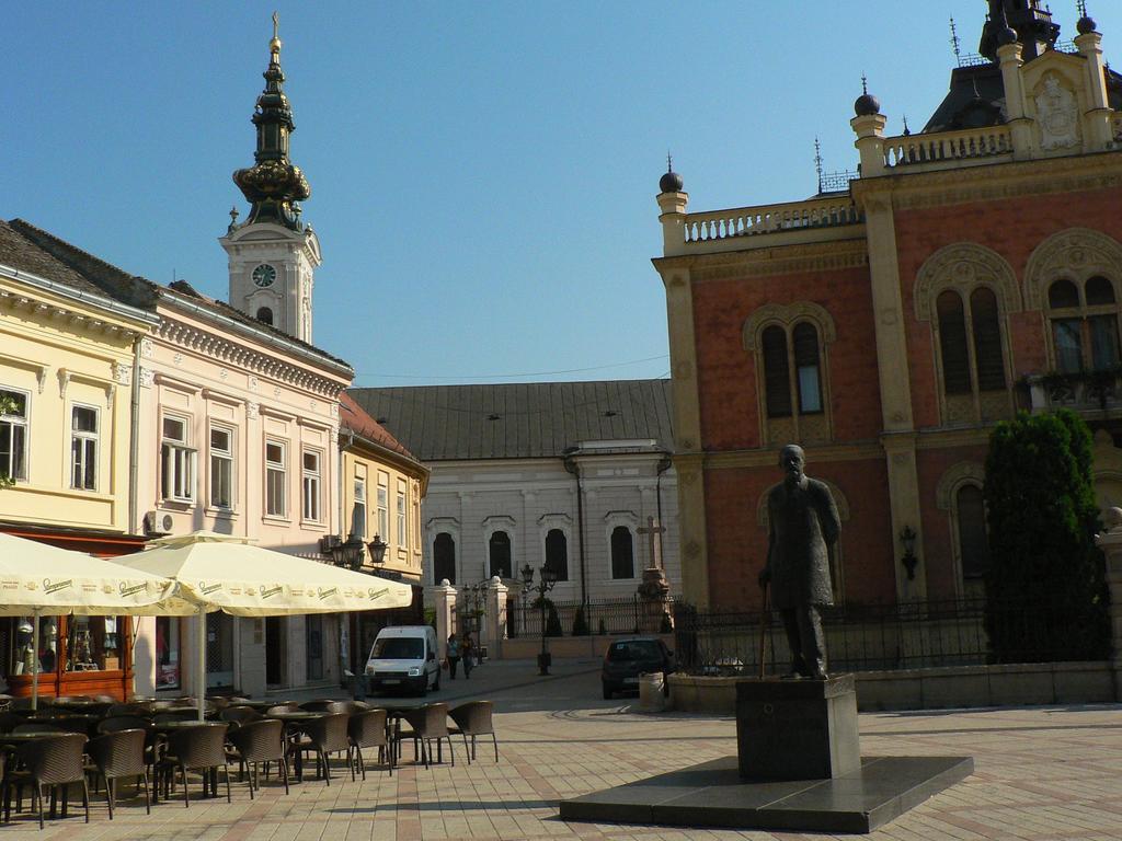 Family Top Rooms Bela Lada Sobe Novi Sad Dış mekan fotoğraf