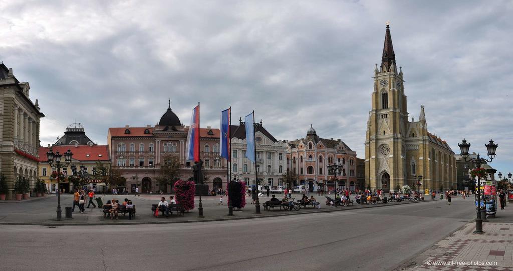 Family Top Rooms Bela Lada Sobe Novi Sad Dış mekan fotoğraf