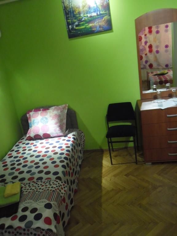 Family Top Rooms Bela Lada Sobe Novi Sad Oda fotoğraf